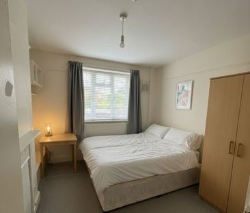 10 Bed Flat, Forty Avenue, HA9 - Photo 1