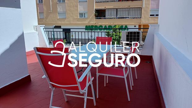 Alquiler de casa o chalet independiente en Calle Lasso de la Vega - Photo 1