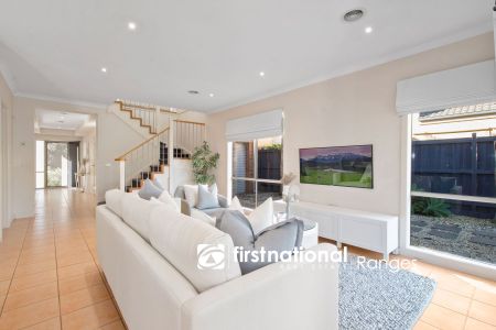 Comfort, Space and Location! - Photo 3