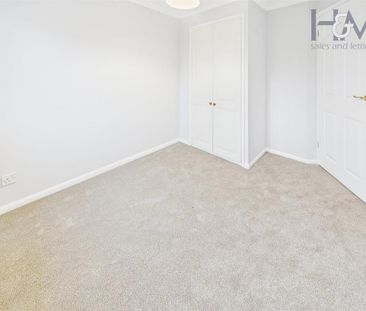 4 bedroom end of terrace house to rent - Photo 5