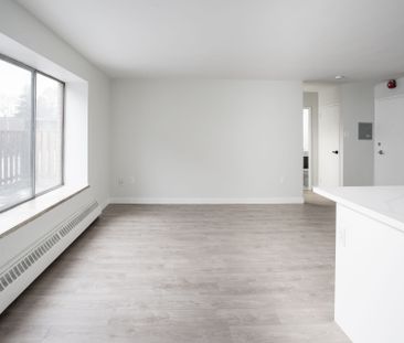 For Lease - 371 Lakeshore Road Unit# 105, Mississauga, Ontario - Photo 5