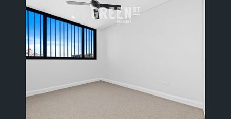 EXECUTIVE, HANDCRAFTED, EAST END LIVING - Photo 3