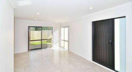 MANGERE NEAR NEW TOWNHOUSE AVAILABLE MID JANUARY 2026 - 3 BEDROOMS MODERN & SPACIOUS LIVING - Photo 2