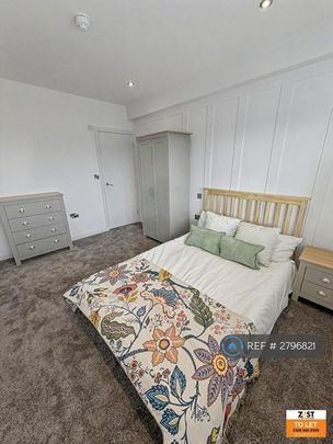 1 bedroom in a house share to rent - Photo 1