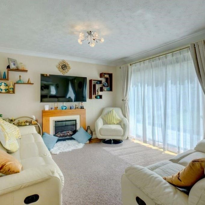 3 bedroom semi-detached house to rent - Photo 1