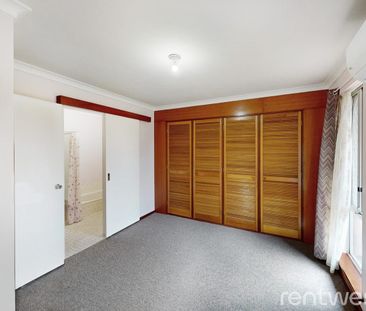 Family home in handy location - Photo 6