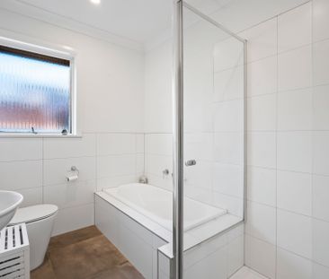 Modern 2-Bedroom Unit in Prime Glenroy Location - Photo 3
