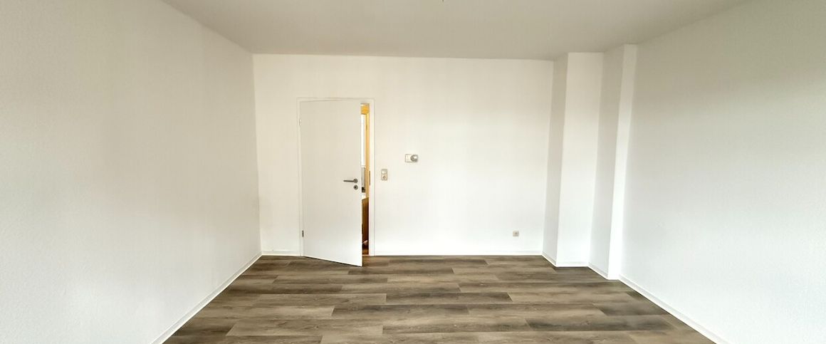 Schöne, gemütliche 4 Zimmer Wohnung im Dachgeschoss - Bad mit Fenster - Photo 1
