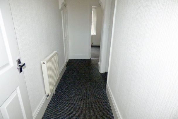 2 bed flat to rent in Springfield Terrace, Felling, NE10 - Photo 1