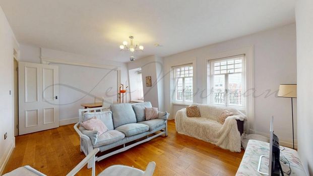 4 bedroom flat to rent - Photo 1
