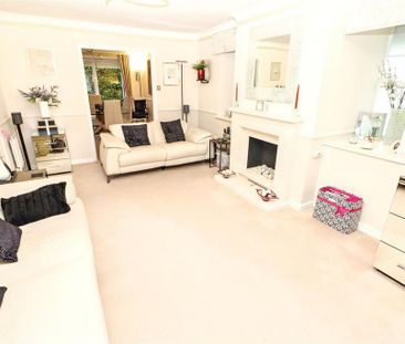5 bedroom detached house to rent - Photo 1