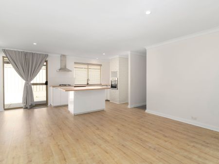 Three Bedroom Home in Warnbro - Photo 3