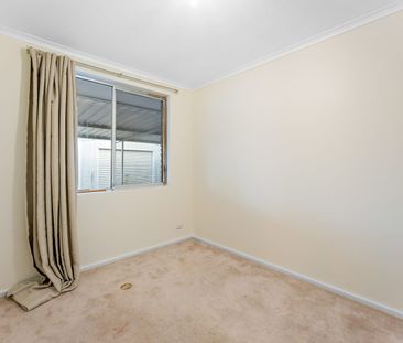 Comfortable Home with Big Yard Appeal!! - Photo 5