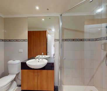 Located in the heart of Brunswick! - Photo 6