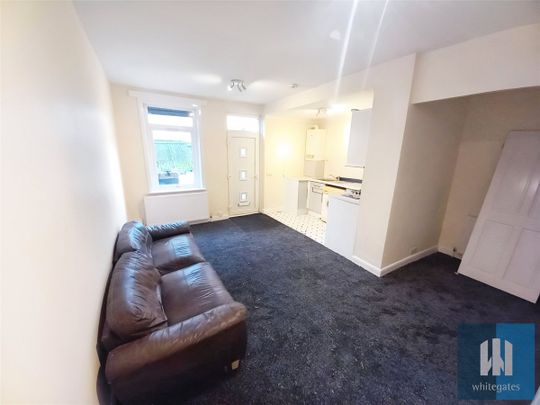 Longley Road, Almondbury, Huddersfield, HD5 - Photo 1