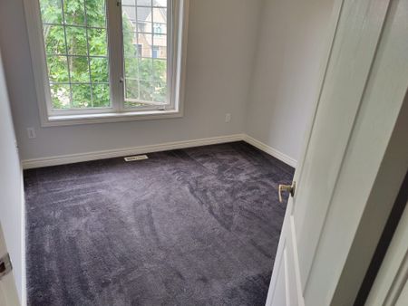 For Lease - 3373 Eglinton Avenue, Mississauga, Ontario - Photo 3