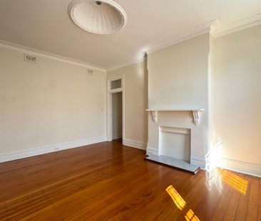 Three Bedroom House In Prime Location - Photo 3