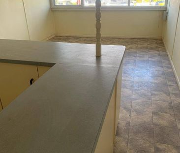 2 bedroom unit including electricity & water - Photo 6