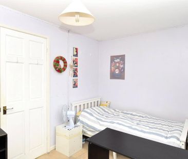 2 bedroom end of terrace house to rent - Photo 5