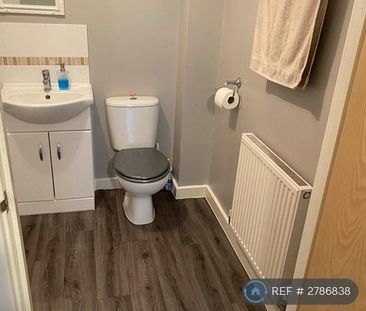 2 bedroom flat to rent - Photo 6