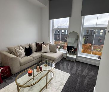 1 Bed Flat, Park Road South, CH43 - Photo 2