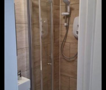 Studio Flat, Greenhill Road, NW10 - Photo 5