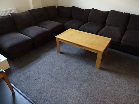 8 Bed Student Accommodation - Photo 1