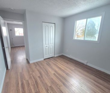 For Lease - 184 Simcoe Street Unit# 2, London East, Ontario - Photo 1
