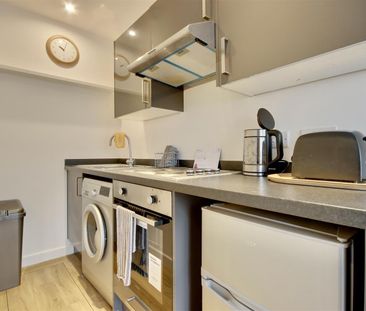 Enterprise House, Isambard Brunel Road - Photo 2