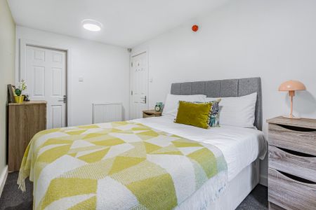 15 HYDE PARK TERRACE Leeds - LS6 1BJ - Photo 5