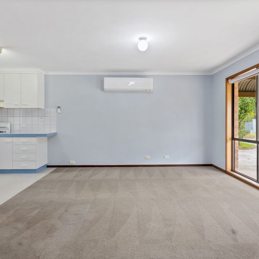 1/2 Towers Street, Flora Hill VIC 3550 - Photo 1