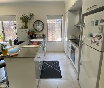 14 Whimbrel Crescent, Coodanup WA 6210 - House For Rent | Domain - Photo 3