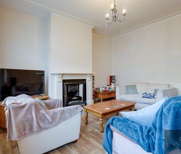 2 bed terraced house to rent in Albert Street, Elland - Photo 1