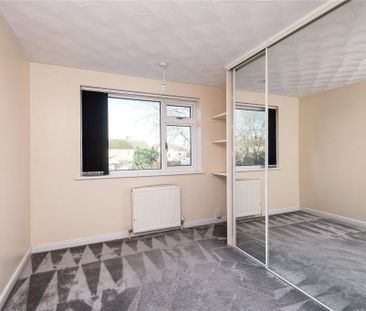 3 bedroom end of terrace house to rent - Photo 4