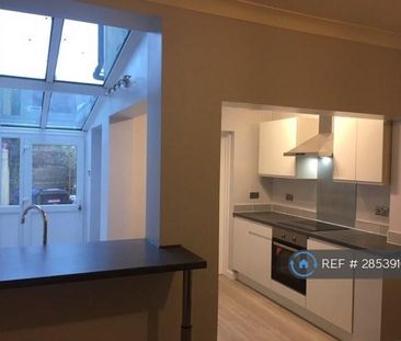 3 bedroom terraced house to rent - Photo 3