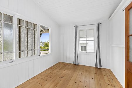 Charm and Character - Photo 2