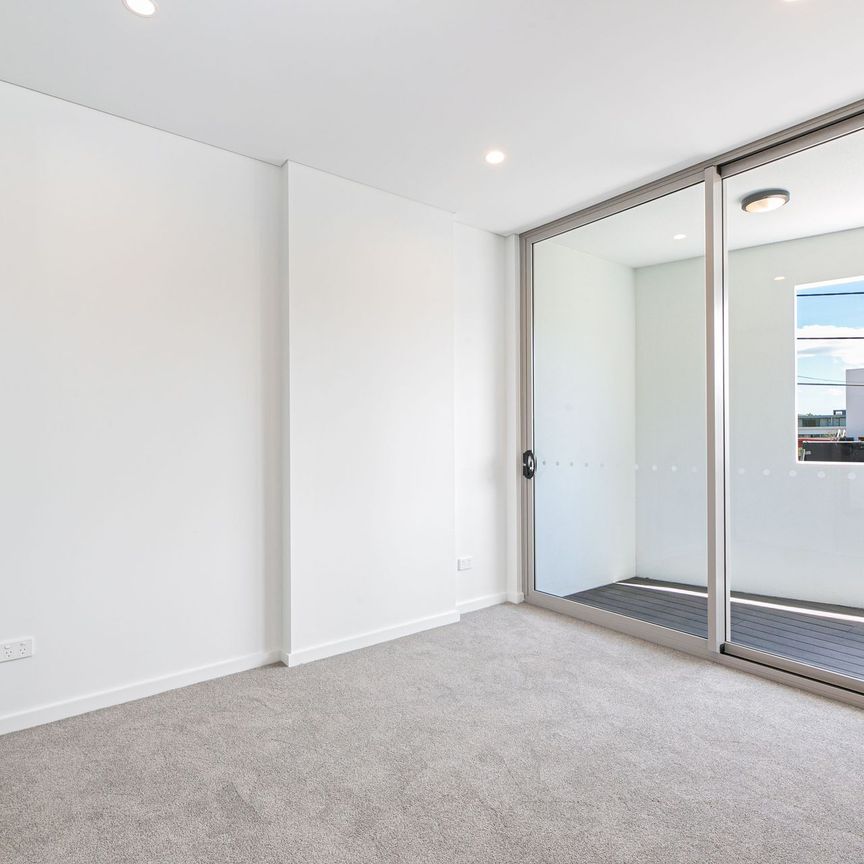 Boutique 1 Bedroom apartment with storage galore - Photo 1