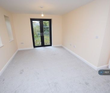 2 bedroom semi-detached house to rent - Photo 2