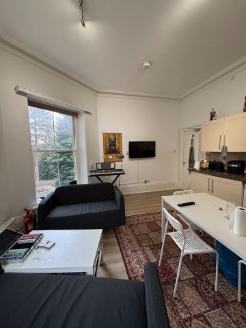 5 Bed Flat, Broomhall Road, S10 - Photo 2