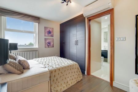 3 Bedroom Apartment - Photo 4