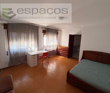 House T7 in Santa Iria de Azoia, São João da Talha e Bobadela, Loures - Foto 2