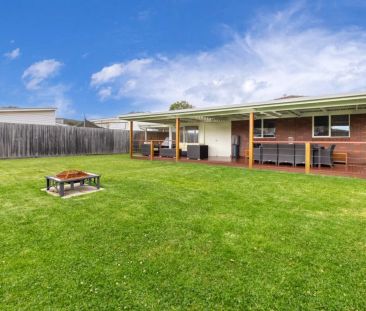 Beautiful Fully Furnished home! - Photo 3