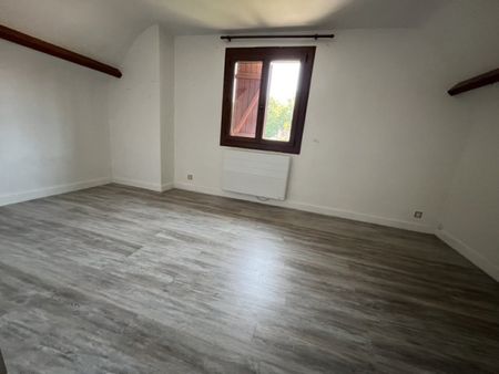 Libre le ..20/12/2025 Mt Loyer :909,25 Mt des charges :20 - Photo 3