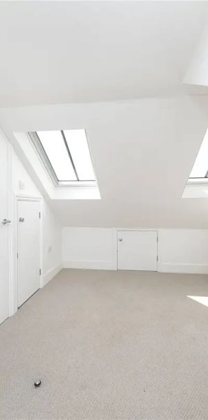 4 bedroom house in Twickenham - Photo 1