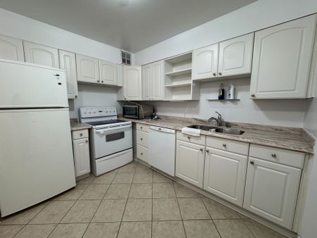 For Lease - 45 Carlton Street Unit# 514, Toronto, Ontario - Photo 5