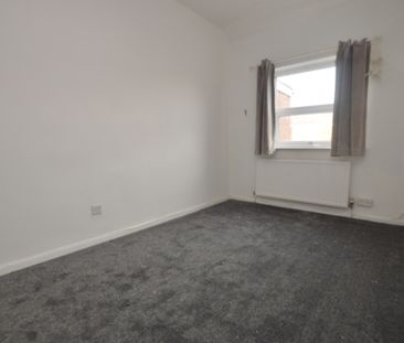 3 Bedroom Terraced House - Photo 6