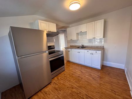 For Lease - 19 Cambridge Street Unit# 2, Kawartha Lakes, Ontario - Photo 5