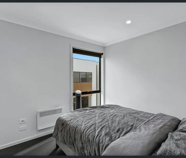 Brand New Modern Living Townhouse! - Photo 3