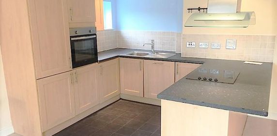 2 bedroom flat to rent - Photo 2