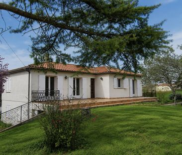 Location Maison 5 pièces 136m² AGEN 47000 - Photo 5
